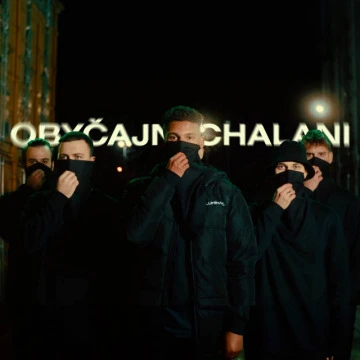 OBYČAJNÍ CHALANI (2024)