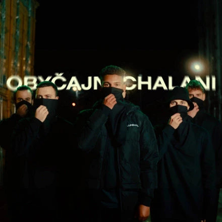 OBYČAJNÍ CHALANI